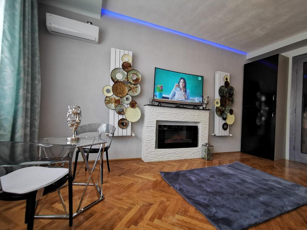 Crystal Central Apartment Μπρασόβ Εξωτερικό φωτογραφία
